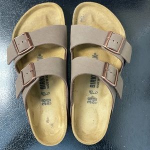 Leather Mocha Birkenstock’s